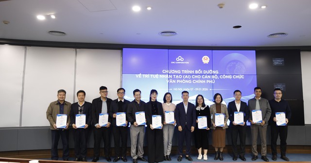 Bế giảng khóa bồi dưỡng Trí tuệ nhân tạo (AI) cho cán bộ, công chức Văn phòng Chính phủ- Ảnh 4.