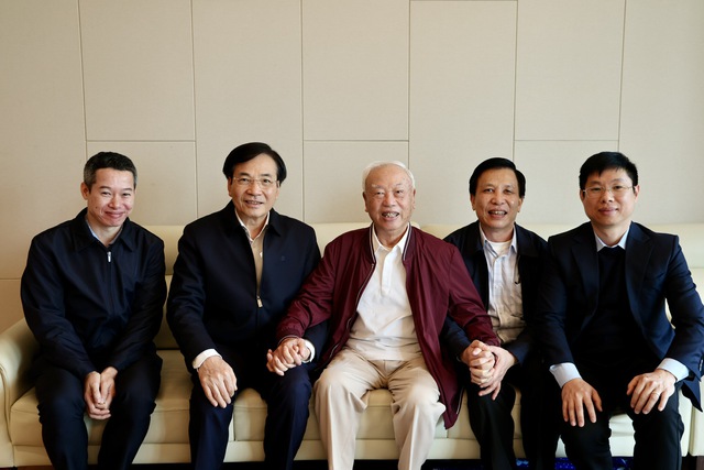 Bộ trưởng, Chủ nhiệm VPCP thăm, chúc Tết các đồng chí nguyên lãnh đạo Đảng, Nhà nước- Ảnh 2. Bộ trưởng, Chủ nhiệm VPCP thăm, chúc Tết các đồng chí nguyên lãnh đạo Đảng, Nhà nước- Ảnh 2.