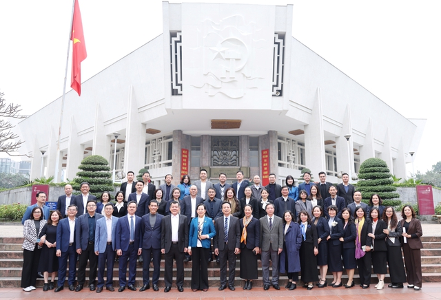 Đảng ủy Chính phủ tổ chức sinh hoạt chuyên đề nhân kỷ niệm Ngày thành lập Đảng - Ảnh 2.