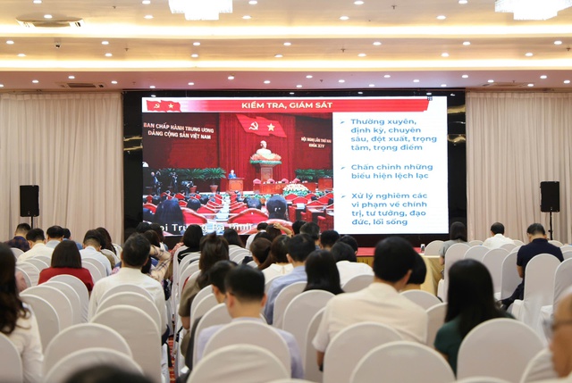 Quán triệt Nghị quyết Trung ương 2 khóa XIV: Tạo chuyển biến mạnh mẽ từ nhận thức đến hành động- Ảnh 4. Quán triệt Nghị quyết Trung ương 2 khóa XIV: Tạo chuyển biến mạnh mẽ từ nhận thức đến hành động- Ảnh 4.