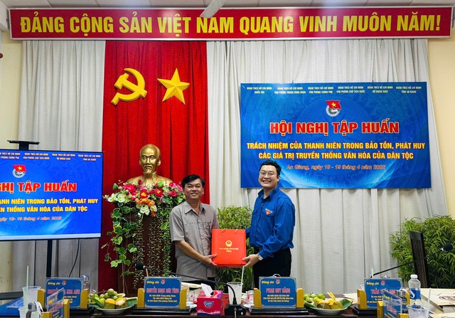 Nâng cao trách nhiệm của thanh niên trong bảo tồn, phát huy giá trị văn hóa truyền thống dân tộc- Ảnh 3.