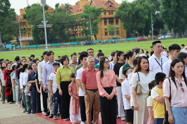 Tuyên dương con cán bộ VPCP đạt thành tích xuất sắc năm học 2025 - 2026- Ảnh 10. Tuyên dương con cán bộ VPCP đạt thành tích xuất sắc năm học 2025 - 2026- Ảnh 10.