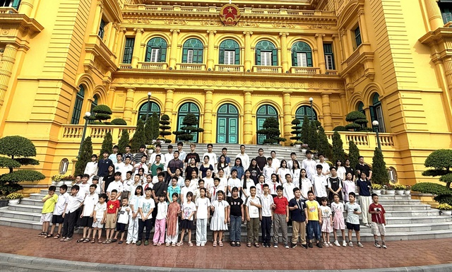 Tuyên dương con cán bộ VPCP đạt thành tích xuất sắc năm học 2025 - 2026- Ảnh 12. Tuyên dương con cán bộ VPCP đạt thành tích xuất sắc năm học 2025 - 2026- Ảnh 12.