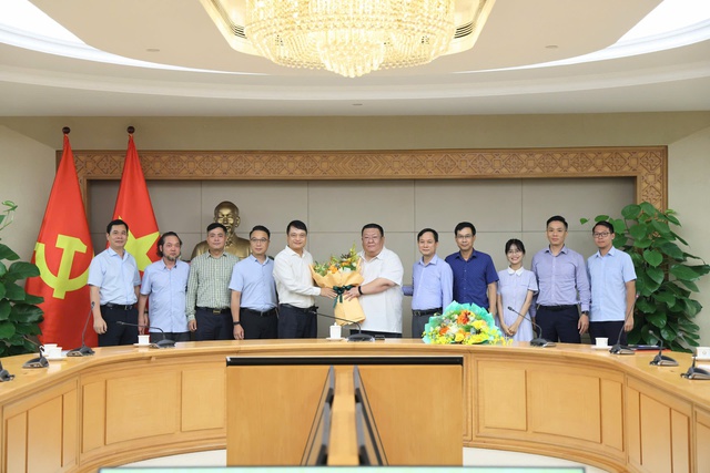 Trao quyết định bổ nhiệm Cục trưởng, Phó Cục trưởng Cục Chuyển đổi số- Ảnh 5.