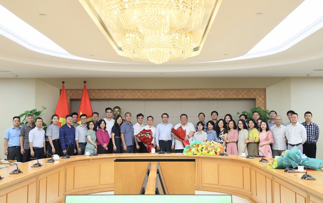 Trao quyết định bổ nhiệm Cục trưởng, Phó Cục trưởng Cục Chuyển đổi số- Ảnh 4.