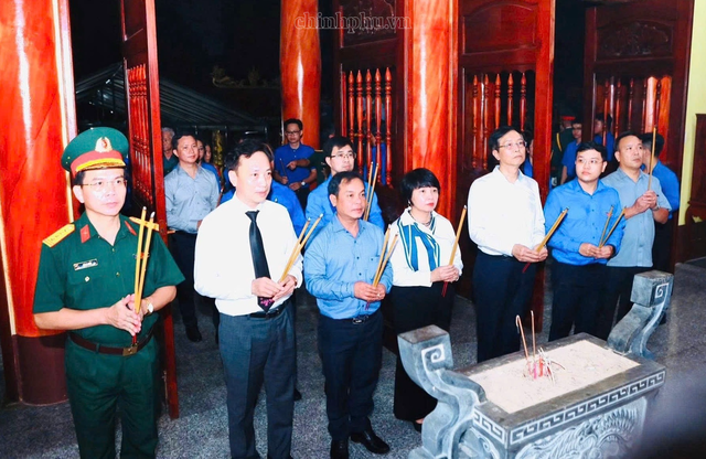 Thắp lửa tri ân - Tuổi trẻ Chính phủ viết tiếp đạo lý ‘Uống nước nhớ nguồn’- Ảnh 3.