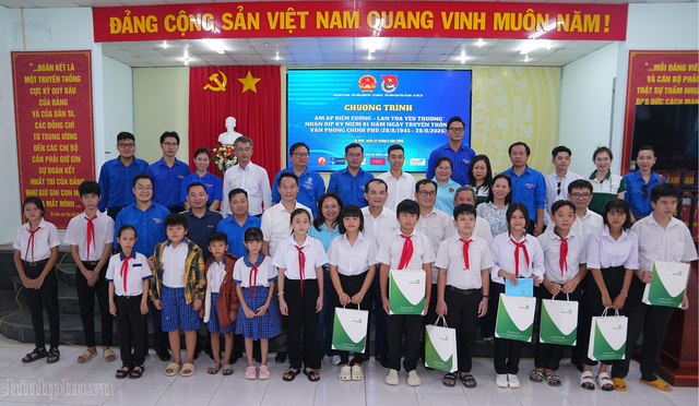 Ấm áp biên cương, tiếp sức học sinh vùng biên- Ảnh 3.