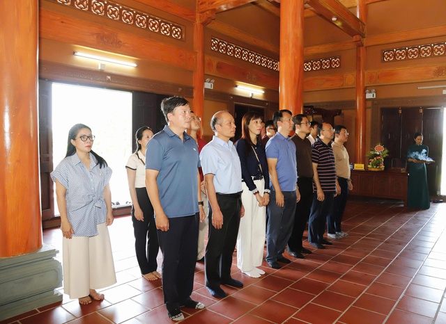 Hành trình 'về nguồn', bồi đắp lý tưởng cách mạng và bản lĩnh chính trị của người cán bộ tham mưu- Ảnh 2.