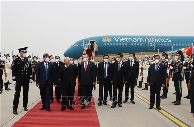 越共中央总书记阮富仲抵达北京，开始对中国进行正式访问 - Ảnh 2.