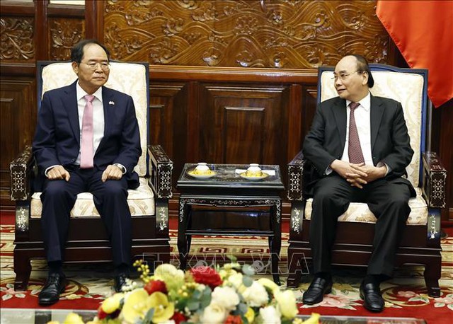 越南国家主席阮春福会见韩国驻越南大使 - Ảnh 1.