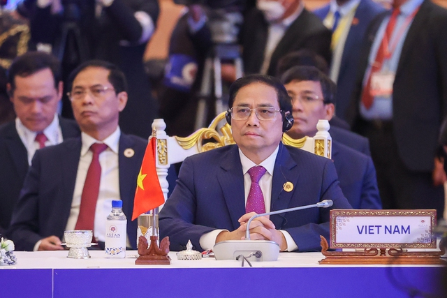 越南政府总理：东盟加三应率先坚持多边主义、贸易自由化 - Ảnh 1.