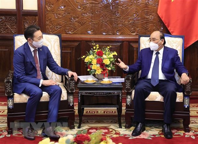 阮春福主席会见亚信会议秘书处执行主任海拉特·萨雷拜  - Ảnh 1.