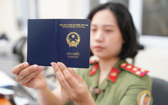 2022年9月15日起越南新版护照将加注持护照人“出生地”信息 - Ảnh 1.