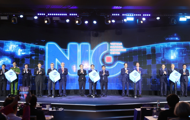 越南政府总理范明正:科技创新助力越南更好地与世界接轨 - Ảnh 1. 越南政府总理范明正:科技创新助力越南更好地与世界接轨 - Ảnh 1.