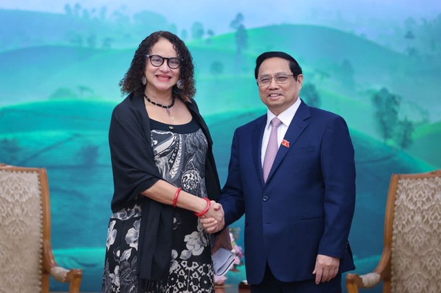 越南政府总理范明正会见巴西科技创新部部长卢西亚娜·桑托斯- Ảnh 1.