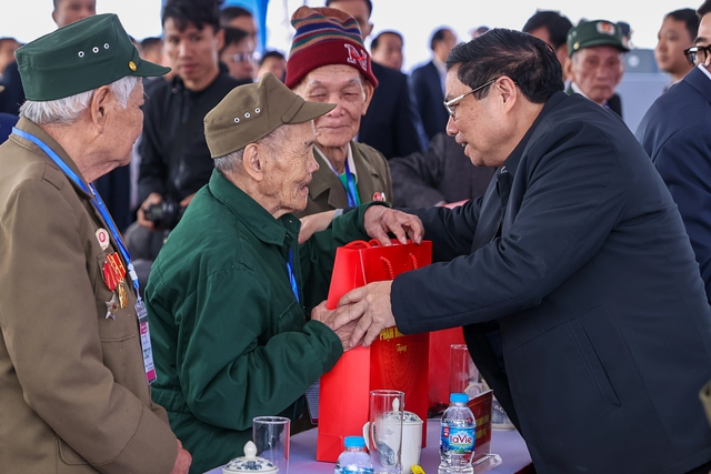 越南政府总理范明正出席四个重要交通工程竣工仪式- Ảnh 6.