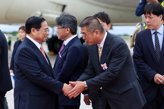 范明正总理抵达广岛开始出席G7峰会和对日本进行工作访问之行 - Ảnh 3.