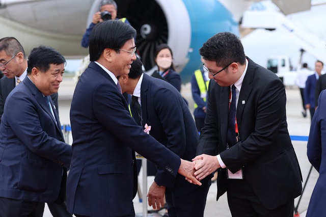 范明正总理抵达广岛开始出席G7峰会和对日本进行工作访问之行 - Ảnh 4.