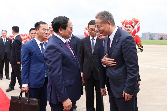 范明正总理：希望越南成为东盟与中国货物中转中心 - Ảnh 6.