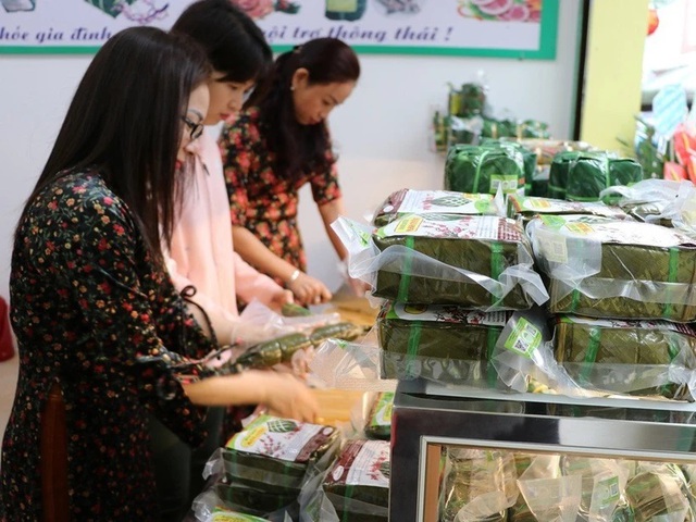 越南统计总局:由于春节期间民众购物需求爆发,2024年2月份CPI大幅上涨- Ảnh 1. 越南统计总局:由于春节期间民众购物需求爆发,2024年2月份CPI大幅上涨- Ảnh 1.