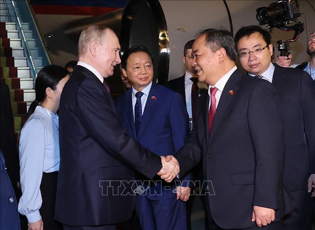 普京总统抵达河内，开始对越南进行国事访问- Ảnh 5.