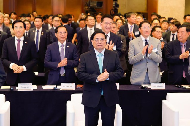 政府总理范明正出席越南韩国企业论坛- Ảnh 2.