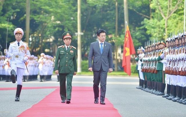 日本防卫大臣木原稔访问越南- Ảnh 1.