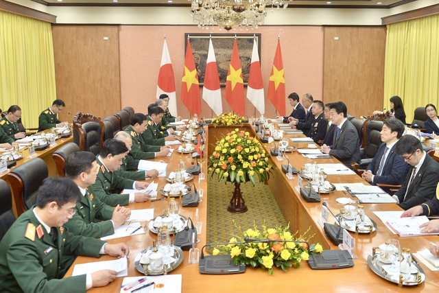 日本防卫大臣木原稔访问越南- Ảnh 2.