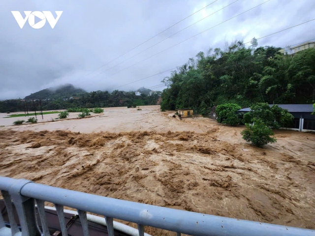 台风“摩羯”和其引发的山洪、山体滑坡、泥石流已造成326人死亡和失踪- Ảnh 1.