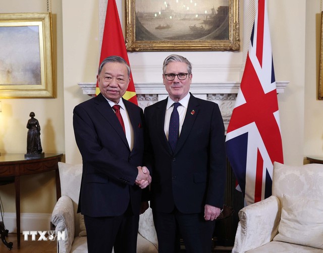 越共中央总书记苏林与英国首相举行会谈- Ảnh 1.