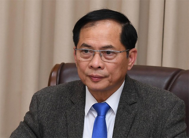 越南政府副总理兼外交部长裴青山与韩国外交部长赵兑烈通电话- Ảnh 1.