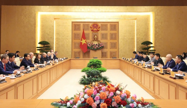 越南政府副总理胡德福和法国企业代表团举行座谈- Ảnh 1.