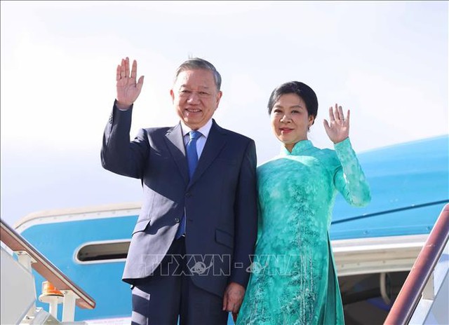 越共中央总书记苏林开始对俄罗斯进行正式访问并出席纪念苏联伟大卫国战争胜利80周年庆典- Ảnh 1. 越共中央总书记苏林开始对俄罗斯进行正式访问并出席纪念苏联伟大卫国战争胜利80周年庆典- Ảnh 1.