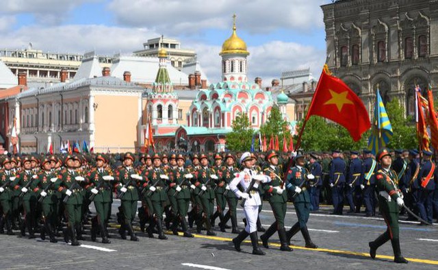 越共中央总书记苏林出席纪念苏联伟大卫国战争胜利80周年庆典- Ảnh 2.