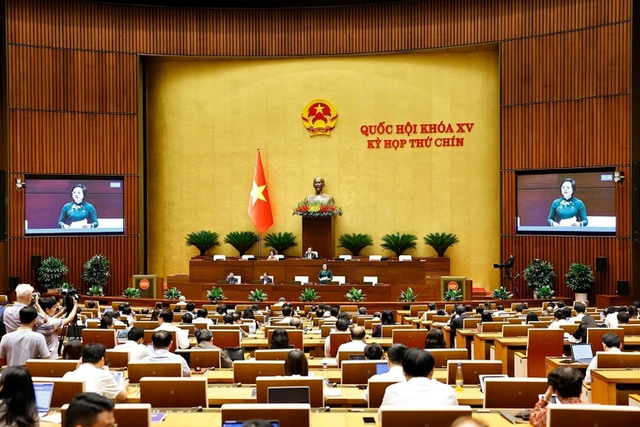 今（13）日，越南国会讨论关于修改补充宪法若干条款- Ảnh 1.