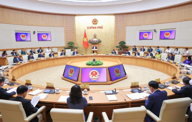 范明正总理主持召开2025年5月政府定期会议- Ảnh 2.