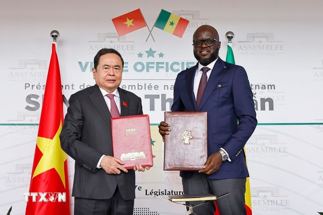 陈青敏主席与塞内加尔国民议会议长签署合作协议- Ảnh 1.