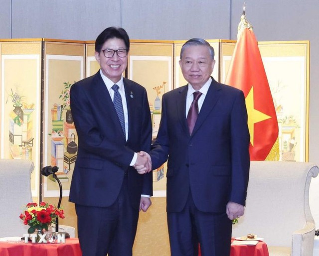 越共中央总书记苏林会见韩国釜山市市长- Ảnh 1.