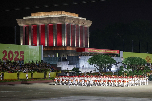 越南八月革命和国庆80周年阅兵游行综合演练  首次在巴亭广场举行- Ảnh 3.