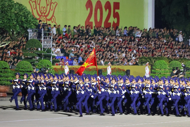 越南八月革命和国庆80周年阅兵游行综合演练  首次在巴亭广场举行- Ảnh 4.