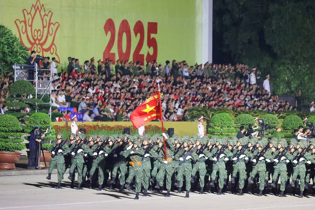 越南八月革命和国庆80周年阅兵游行综合演练  首次在巴亭广场举行- Ảnh 5.