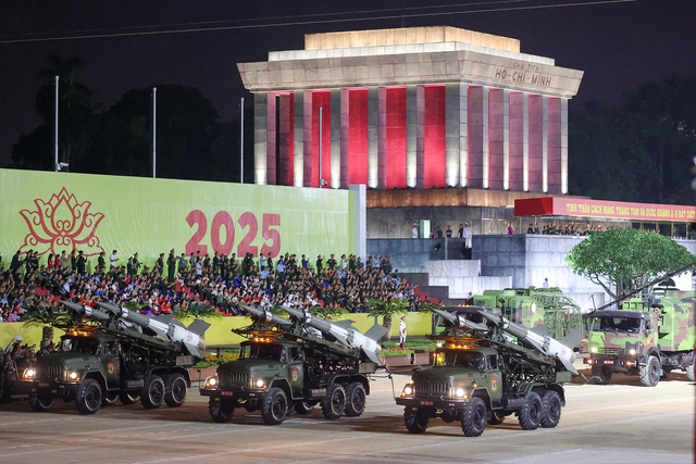 越南八月革命和国庆80周年阅兵游行综合演练  首次在巴亭广场举行- Ảnh 7.