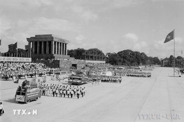老照片：越南1975年国庆大阅兵- Ảnh 5.