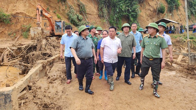 范明正总理视察奠边省，慰问灾民，指导应对暴雨、山洪和山体滑坡灾害的恢复重建工作- Ảnh 2.