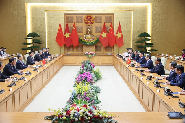 越南政府总理范明政会见中国全国人大常委会委员长赵乐际- Ảnh 2.