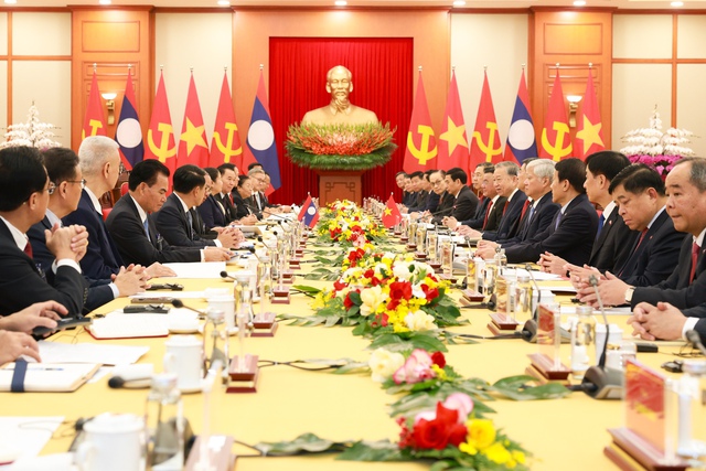 越共中央总书记苏林同老挝总书记通伦·西苏里举行会谈- Ảnh 2. 越共中央总书记苏林同老挝总书记通伦·西苏里举行会谈- Ảnh 2.