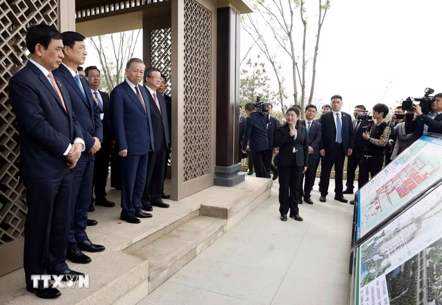 越共中央总书记、国家主席苏林参访中国河北省雄安新区- Ảnh 3.