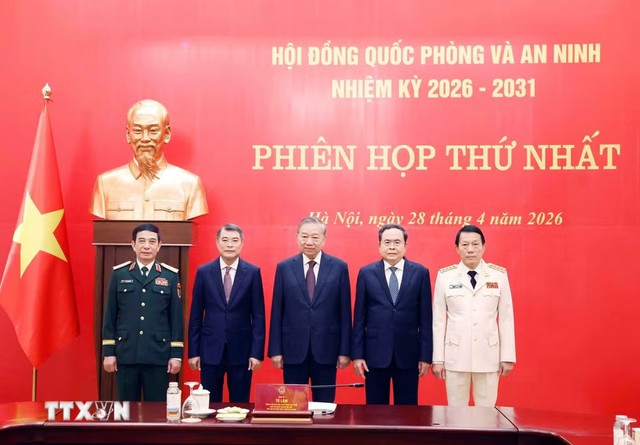 总书记、国家主席苏林主持召开2026 -2031年任期国防和安全委员会第一次会议- Ảnh 2.