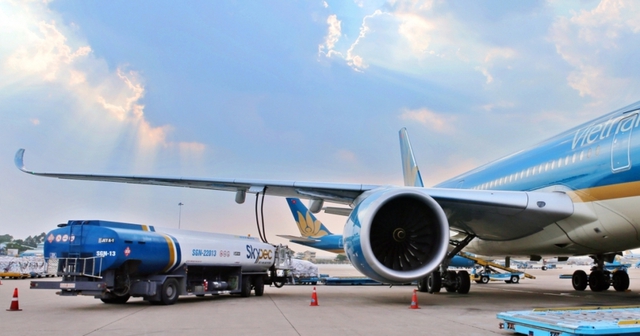 越南建议中国保障对越南航空业的燃料供应- Ảnh 1.