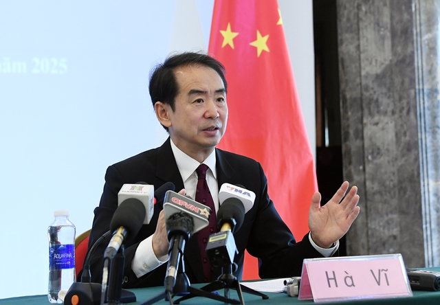 中国驻越南大使何炜：共同描绘中越关系更加美好的明天- Ảnh 1.
